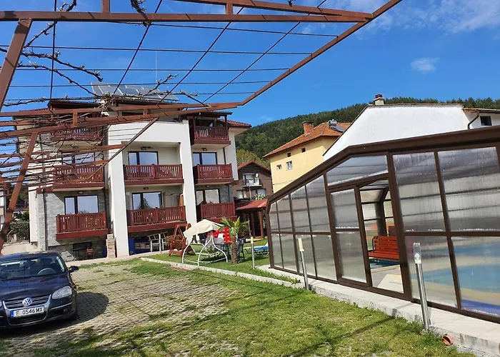 White House Pensjonat 3*